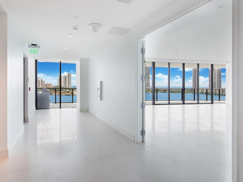 5000 Island Estates Drive - Florida - Aventura - 33160